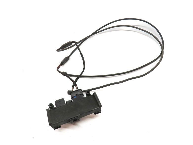 Thumbnail 2: 2017 AUDI A4 (B9 8W) EASY OPEN TRUNK CONTROL KICK PANEL MODULE w/ ANTENNAS