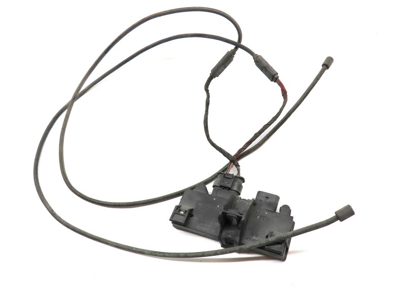 Thumbnail 5: 2017 AUDI A4 (B9 8W) EASY OPEN TRUNK CONTROL KICK PANEL MODULE w/ ANTENNAS