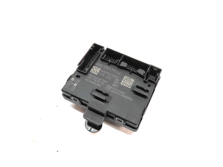 2017 AUDI A4 (B9 8W) FRONT LEFT DRIVER DOOR CONTROL MODULE COMPUTER