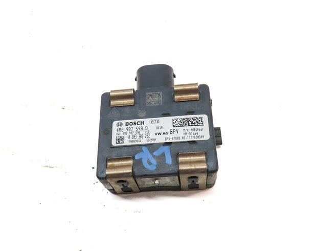 Thumbnail 2: 2017-2019 AUDI A4 (B9 8W) REAR LEFT BLIND SPOT ALERT RADAR SENSOR MODULE (SLAVE)