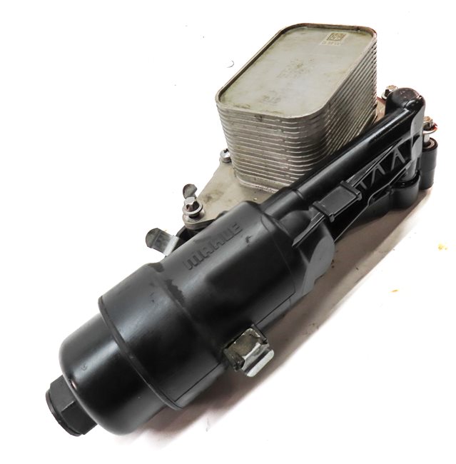 Thumbnail 3: 2017 BMW X1 (F48) 2.0L (B46) ENGINE MOTOR OIL FLUID FILTER HOUSING w/ COOLER