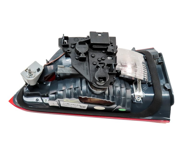 Thumbnail 5: 16-19 BMW X1 (F48) REAR RIGHT INNER TAILLIGHT (FITS MODELS w/ LED HEADLIGHTS)
