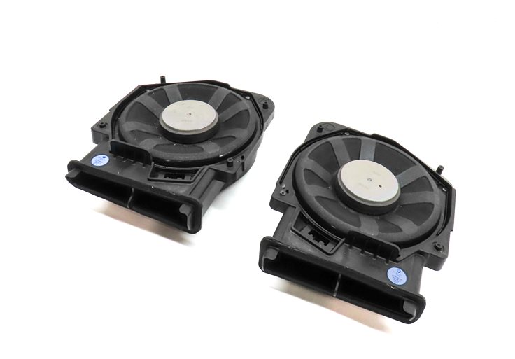 Thumbnail 1: 2017 BMW X1 (F48) RADIO STEREO AUDIO SOUND SYSTEM WOOFER SUBWOOFER SPEAKER SET/2