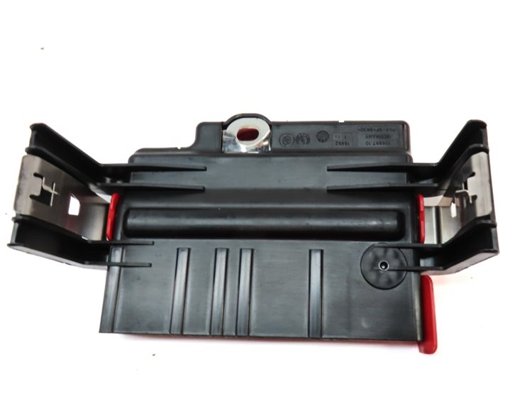 Thumbnail 5: 2013 BMW X5 (E70) 3.0L (N55) ENGINE POSITIVE BATTERY POWER DISTRIBUTION PLATE