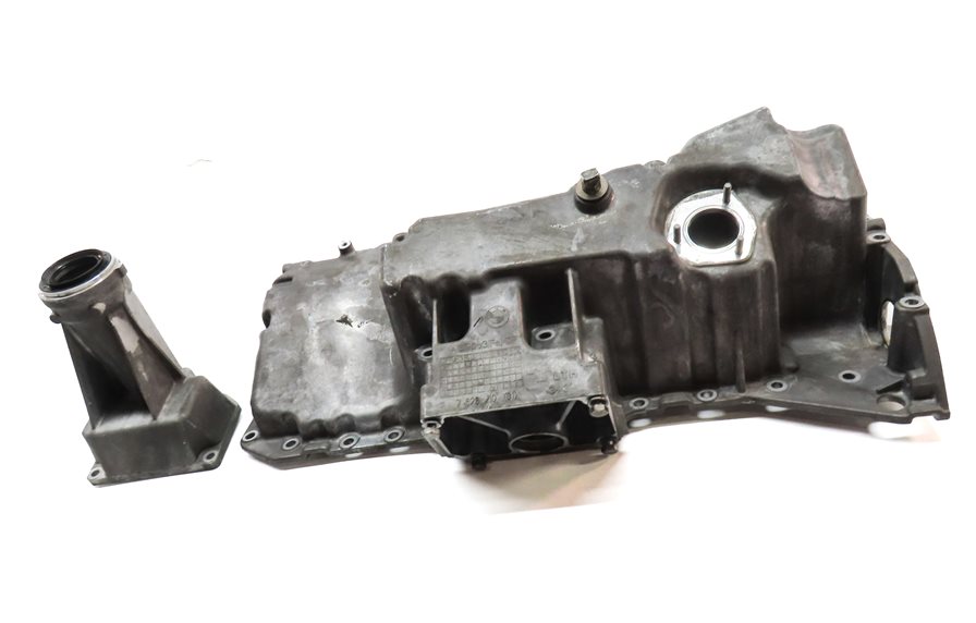 Thumbnail 2: 2011-2014 BMW X5 X6 (E70 E71) AWD 3.0L N55 ENGINE OIL PAN w/ OUTPUT AXLE FLANGE