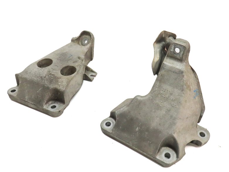 2014 BMW X1 (E84) 2.0L (N20) ENGINE MOTOR MOUNT BRACKET SET / 2