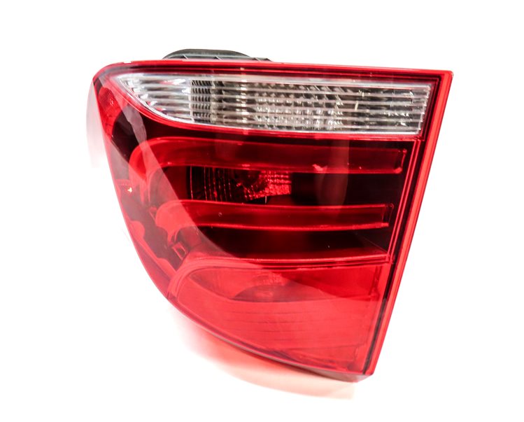 2012-2015 BMW X1 (E84) RIGHT PASSENGER REAR OUTER TAILLIGHT BRAKE LIGHT LAMP