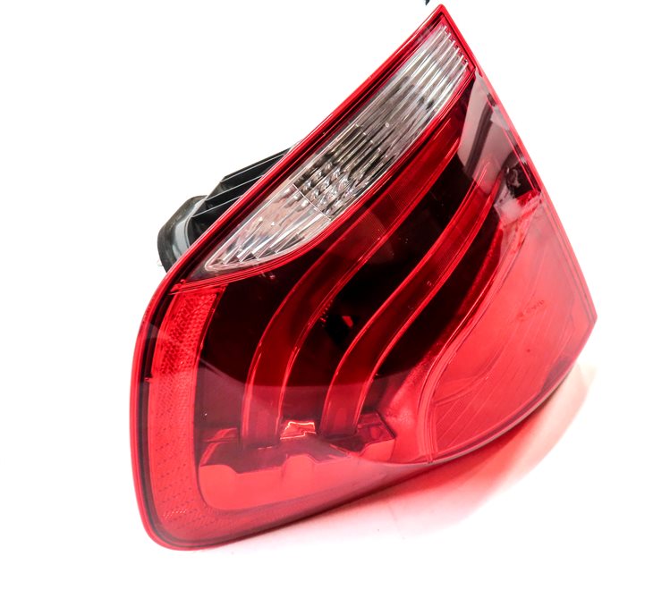 Thumbnail 3: 2012-2015 BMW X1 (E84) RIGHT PASSENGER REAR OUTER TAILLIGHT BRAKE LIGHT LAMP