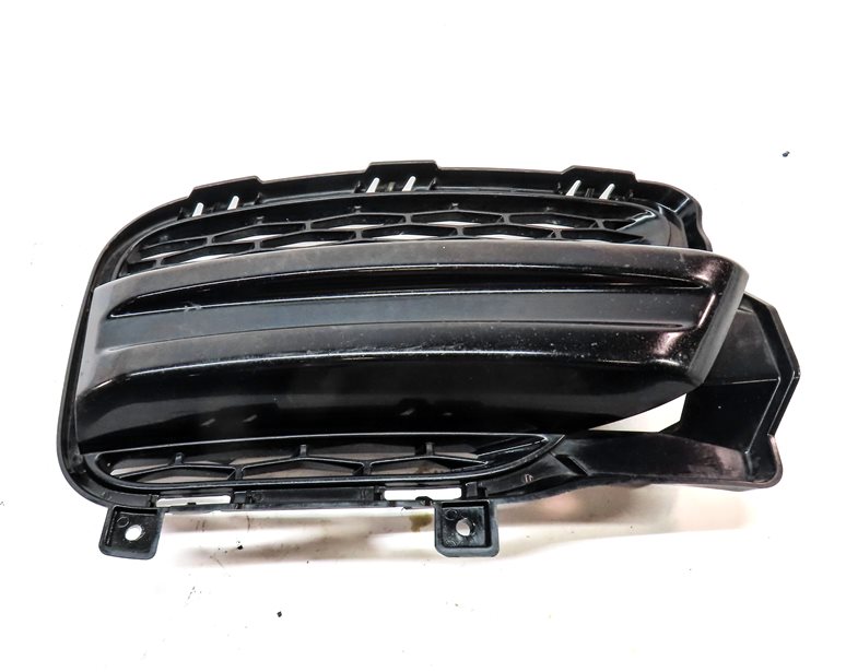 Thumbnail 2: 2014-2017 RANGE ROVER SPORT (L494) RIGHT FRONT PASSENGER FOGLIGHT GRILLE TRIM