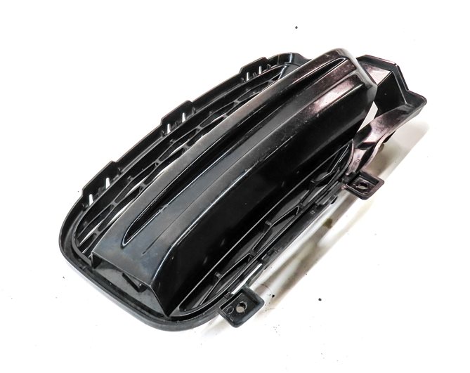 Thumbnail 3: 2014-2017 RANGE ROVER SPORT (L494) RIGHT FRONT PASSENGER FOGLIGHT GRILLE TRIM