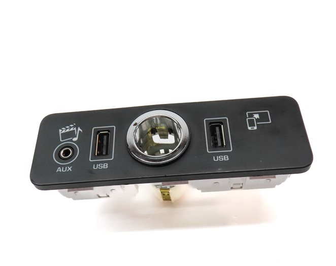 Thumbnail 2: 2015 RANGE ROVER SPORT (L494) AUX AUXILIARY IN USB 12V POWER OUTLET SOCKET PANEL