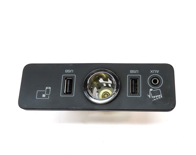 Thumbnail 4: 2015 RANGE ROVER SPORT (L494) AUX AUXILIARY IN USB 12V POWER OUTLET SOCKET PANEL