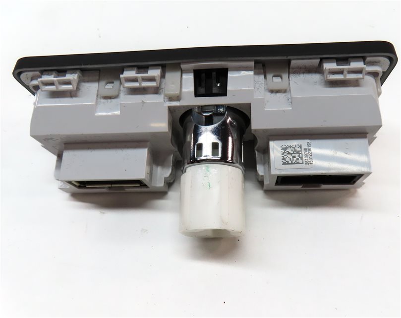Thumbnail 6: 2015 RANGE ROVER SPORT (L494) AUX AUXILIARY IN USB 12V POWER OUTLET SOCKET PANEL