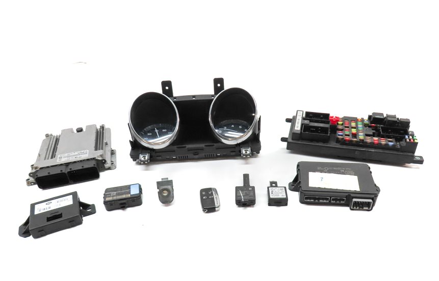 Thumbnail 3: 15 RANGE ROVER SPORT (L493) 3.0L SUPERCHARGED ENGINE IMMOBILIZER MODULE KEY SET