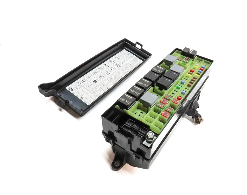 Thumbnail 3: 2015 RANGE ROVER SPORT (L494) 3.0L SUPERCHARGED ENGINE FUSE RELAY JUNCTION BOX