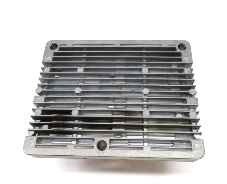Thumbnail 4: 15 RANGE ROVER SPORT (L494) 3.0L SUPER ENGINE POWER DISTRIBUTION CONTROL MODULE