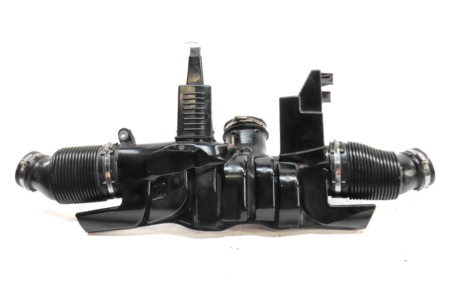 Thumbnail 6: 2015 RANGE ROVER SPORT (L494) 3.0L SUPER ENGINE AIR INTAKE RESONATOR PIPE
