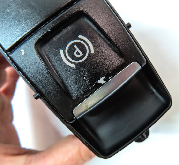 Thumbnail 7: 2017 BMW X1 (F48) ELECTRONIC PARK PARKING BRAKE SWITCH BUTTON