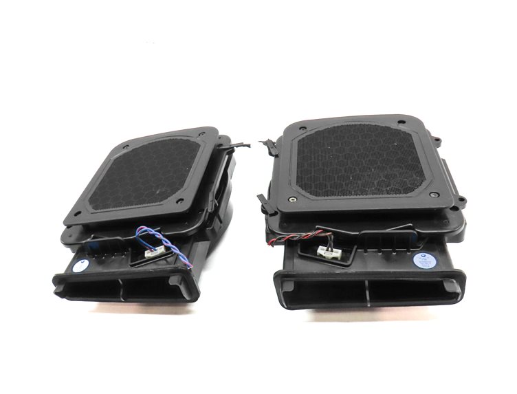 Thumbnail 2: 2017 BMW X1 (F48) AUDIO SOUND SYSTEM SUB WOOFER SUBWOOFER SPEAKER SET/2