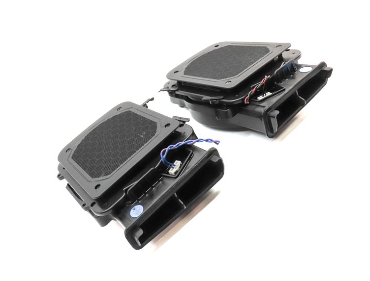 Thumbnail 3: 2017 BMW X1 (F48) AUDIO SOUND SYSTEM SUB WOOFER SUBWOOFER SPEAKER SET/2