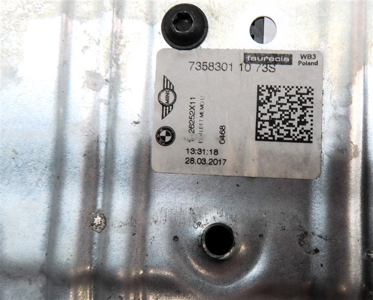 Thumbnail 7: 2016-2019 BMW X1 (F48) FRONT LEFT DRIVER SEAT TRACK w/ MOTORS (NON SPORT)