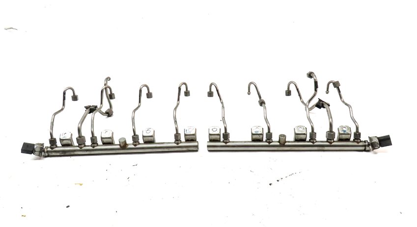 Thumbnail 2: 2012 BMW 750XI (F02) 4.4L (N63) LEFT & RIGHT ENGINE FUEL RAIL w/ LINES SET/2