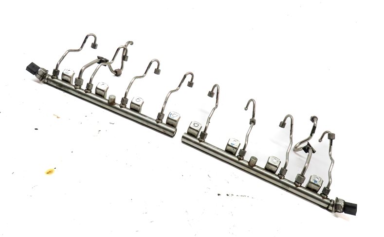 Thumbnail 3: 2012 BMW 750XI (F02) 4.4L (N63) LEFT & RIGHT ENGINE FUEL RAIL w/ LINES SET/2
