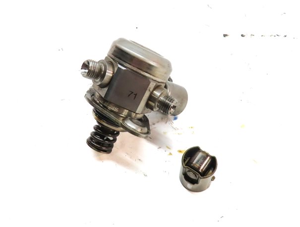Thumbnail 1: 08-14 BMW 550i 650i 750i X5 X6 (F01 F10 E70 E71) 4.4L N63 MECHANICAL FUEL PUMP