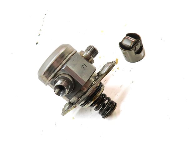 Thumbnail 3: 08-14 BMW 550i 650i 750i X5 X6 (F01 F10 E70 E71) 4.4L N63 MECHANICAL FUEL PUMP