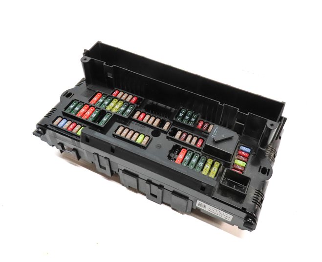 2012 BMW 5 6 7 SERIES F01 F10 F12 FRONT POWER DISTRIBUTION FUSE RELAY MODULE