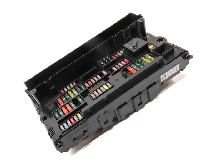 Thumbnail 3: 2012 BMW 5 6 7 SERIES F01 F10 F12 FRONT POWER DISTRIBUTION FUSE RELAY MODULE
