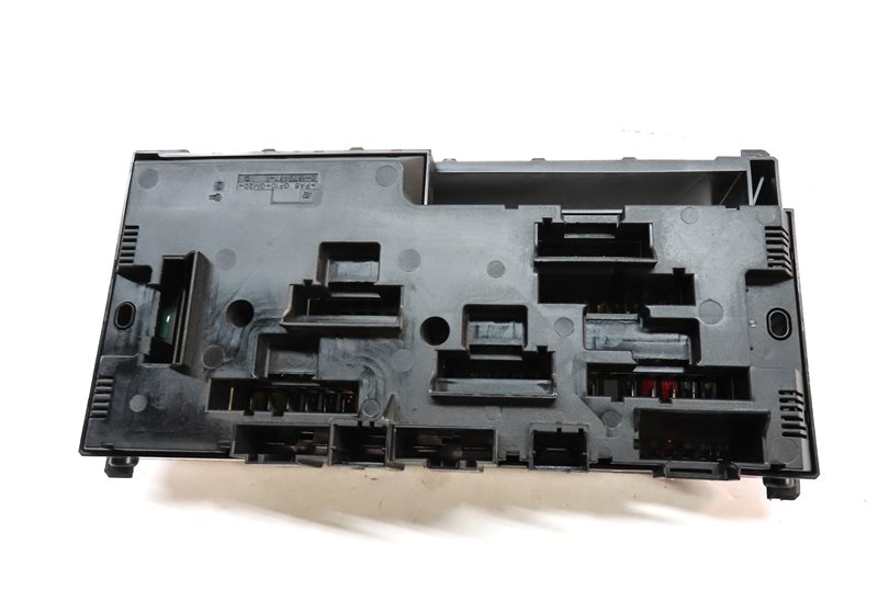 Thumbnail 5: 2012 BMW 5 6 7 SERIES F01 F10 F12 FRONT POWER DISTRIBUTION FUSE RELAY MODULE