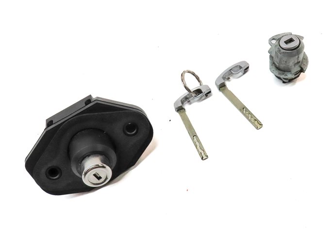 Thumbnail 3: 2012 BMW 750XI (F02) FRONT DRIVER DOOR TRUNK LOCK CYLINDER SET w/ 2 KEYS