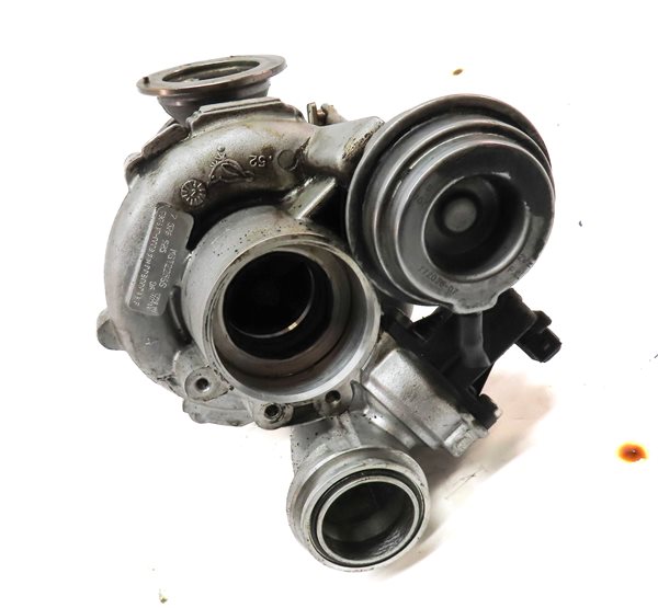 Thumbnail 3: 08-14 BMW 550i 750i X5 X6 (E70 E71 F01 F10) 4.4L N63 ENGINE RIGHT TURBOCHARGER