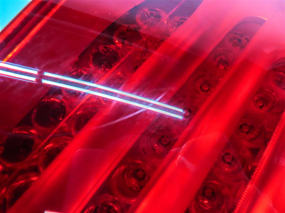 Thumbnail 7: 2009-2012 BMW 7 SERIES (F01) LEFT DRIVER REAR OUTER TAILLIGHT BRAKE LIGHT LAMP