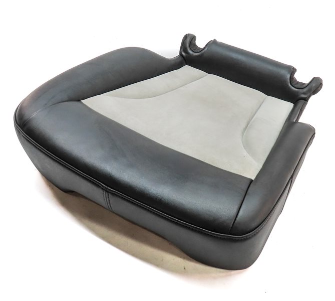 Thumbnail 3: 2015 AUDI SQ5 (B8 8R) REAR RIGHT SEAT LOWER BOTTOM CUSHION (Silver)