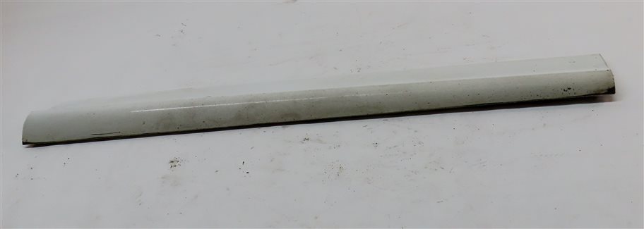 Thumbnail 2: 14-17 AUDI SQ5 B8 8R S-LINE FRONT RIGHT PASSENGER LOWER DOOR MOULDING (White)
