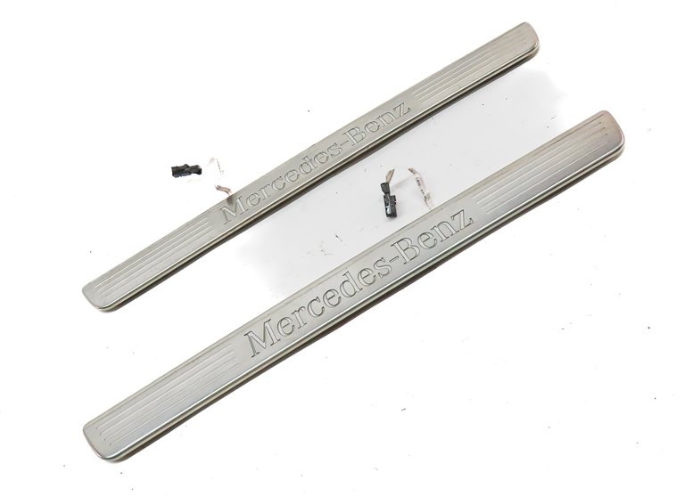 Thumbnail 3: 2015 MERCEDES GL550 (X166) FRONT LEFT & RIGHT DOOR SILL SCUFF TRIM PANEL SET/2