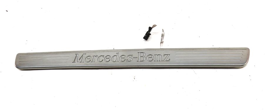 Thumbnail 6: 2015 MERCEDES GL550 (X166) FRONT LEFT & RIGHT DOOR SILL SCUFF TRIM PANEL SET/2