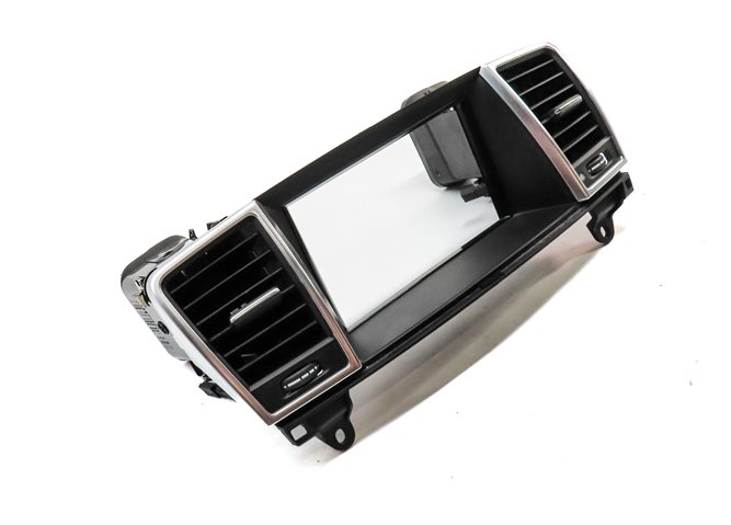 Thumbnail 3: 15 MERCEDES GL550 X166 FRONT CENTER DASH SCREEN TRIM w/ HEAT AIR AC VENT (Black)