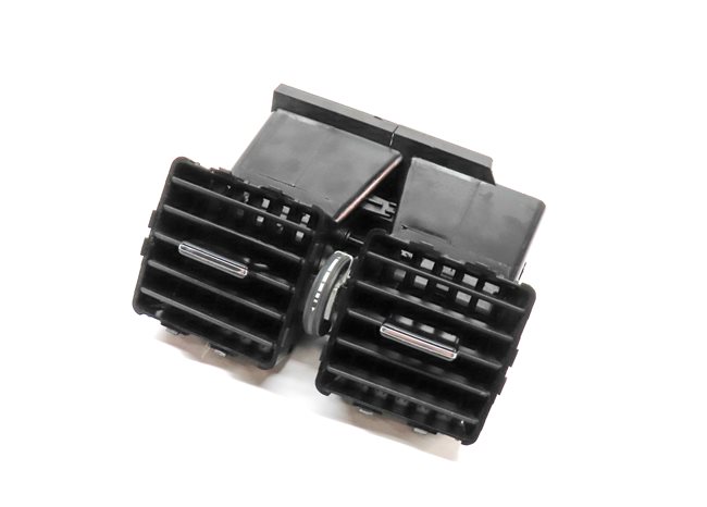 Thumbnail 1: 15 MERCEDES GL550 (X166) REAR CENTER CONSOLE DUAL HEAT AIR AC HVAC VENT (Black)