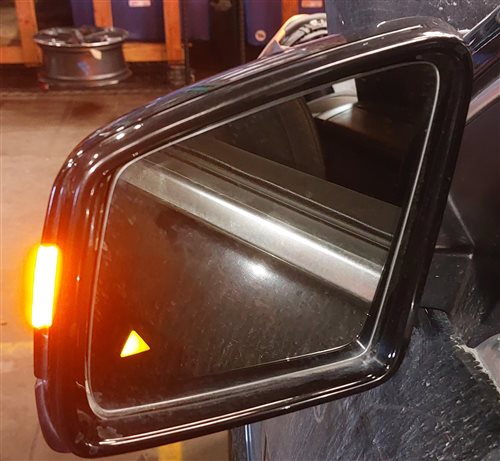 Thumbnail 2: 2013-2016 MERCEDES GL350 GL450 GL550 (X166) LEFT CAMERA DOOR MIRROR (Black)
