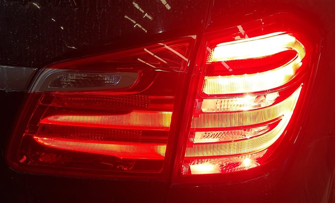 Thumbnail 2: 13-16 MERCEDES GL350 GL450 GL550 (X166) RIGHT REAR INNER TAILLIGHT LIGHT LAMP