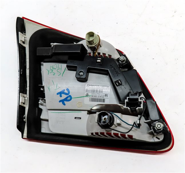 Thumbnail 5: 13-16 MERCEDES GL350 GL450 GL550 (X166) RIGHT REAR INNER TAILLIGHT LIGHT LAMP
