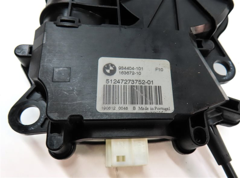 Thumbnail 8: 2013 BMW 535I (F10) REAR TRUNK HATCH LID SOFT CLOSE ACTUATOR MOTOR