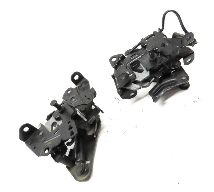 Thumbnail 3: 2013 BMW 535I (F10) FRONT HOOD BONNET LID LOCK LATCH SET/2
