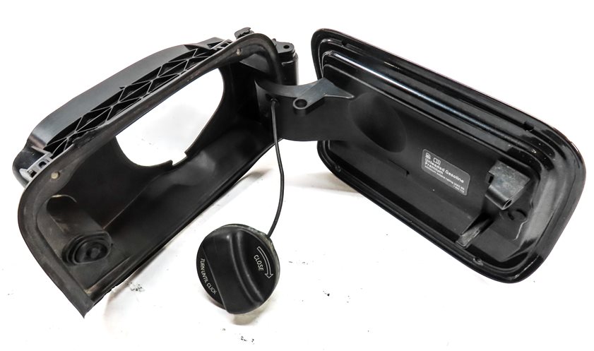 Thumbnail 6: 11-16 BMW 528i 535i 550i M5 (F10) GAS FILLER FUEL TANK DOOR w/HOUSING (Gray)