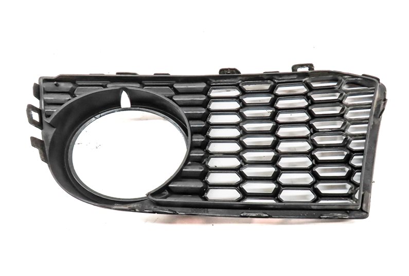 Thumbnail 6: 2011-2013 BMW 528i 535i 550i F10 FRONT RIGHT PASSENGER FOG LIGHT GRILLE TRIM