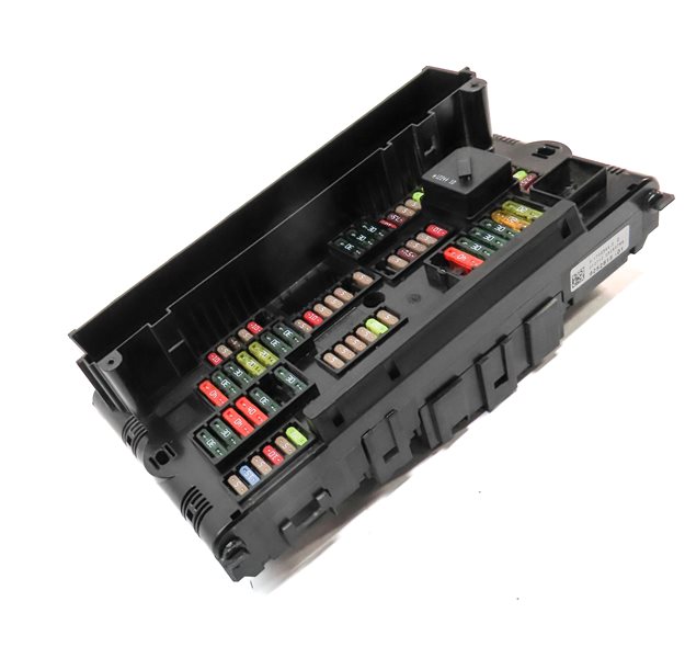 Thumbnail 3: 2012-2017 BMW 5 6 7 (F01 F06 F10) FRONT POWER DISTRIBUTION RELAY FUSE BOX