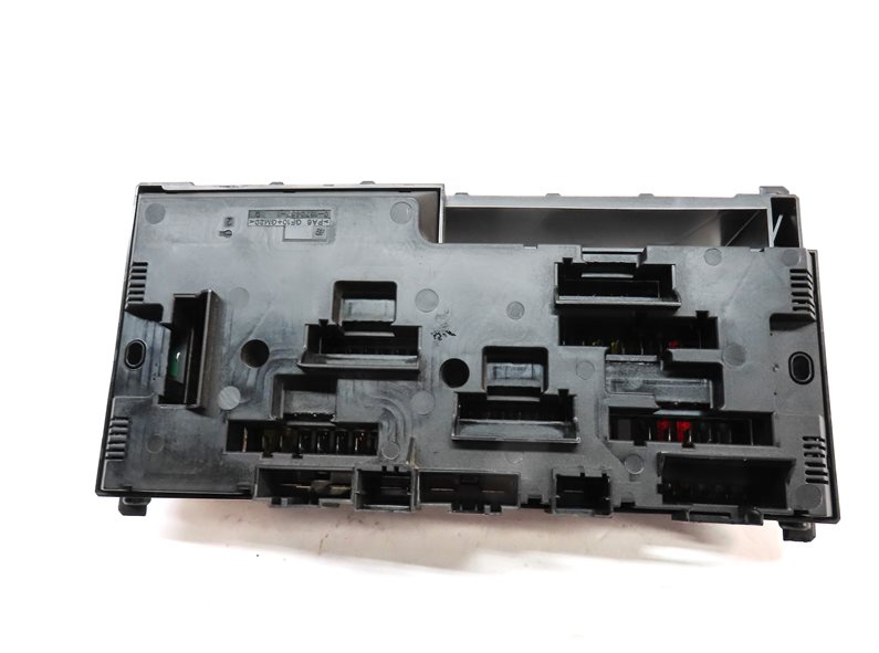 Thumbnail 4: 2012-2017 BMW 5 6 7 (F01 F06 F10) FRONT POWER DISTRIBUTION RELAY FUSE BOX